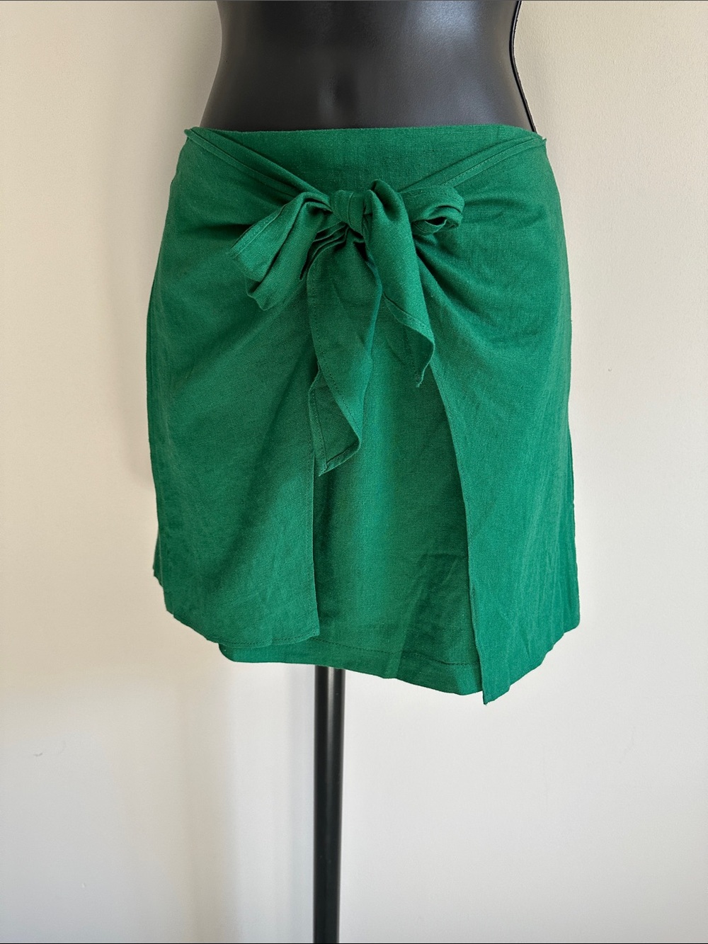 💚 Commense Emerald Green Tie-Front Mini Skirt